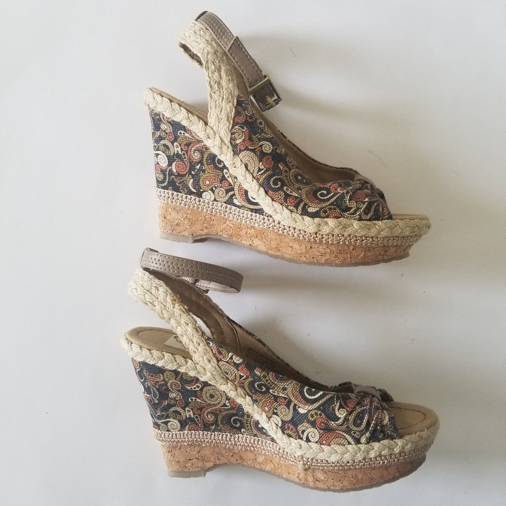 Sakroots Black, Beige, Orange, Green Pattern Wedge size 8.5